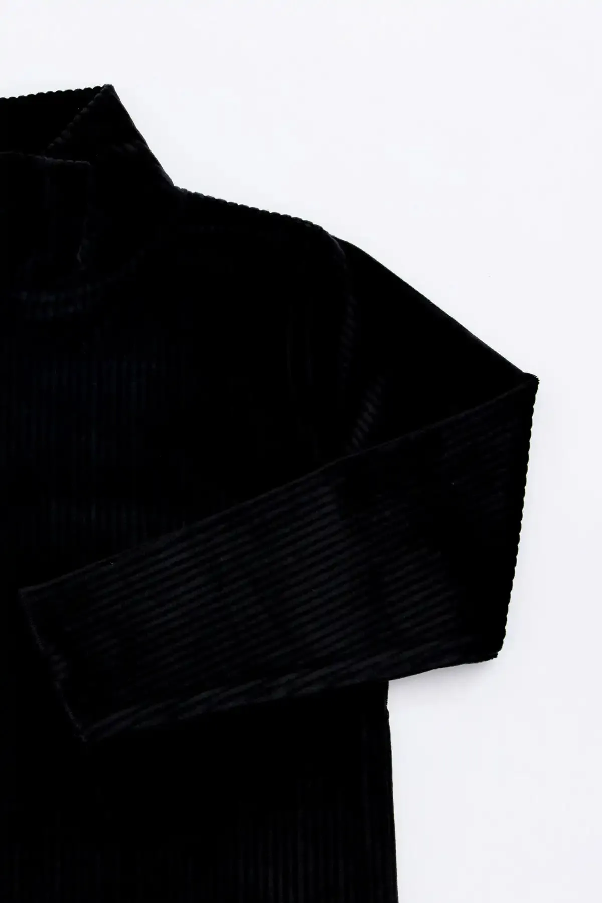 SALE - Ribbed Velour Turtleneck_Black