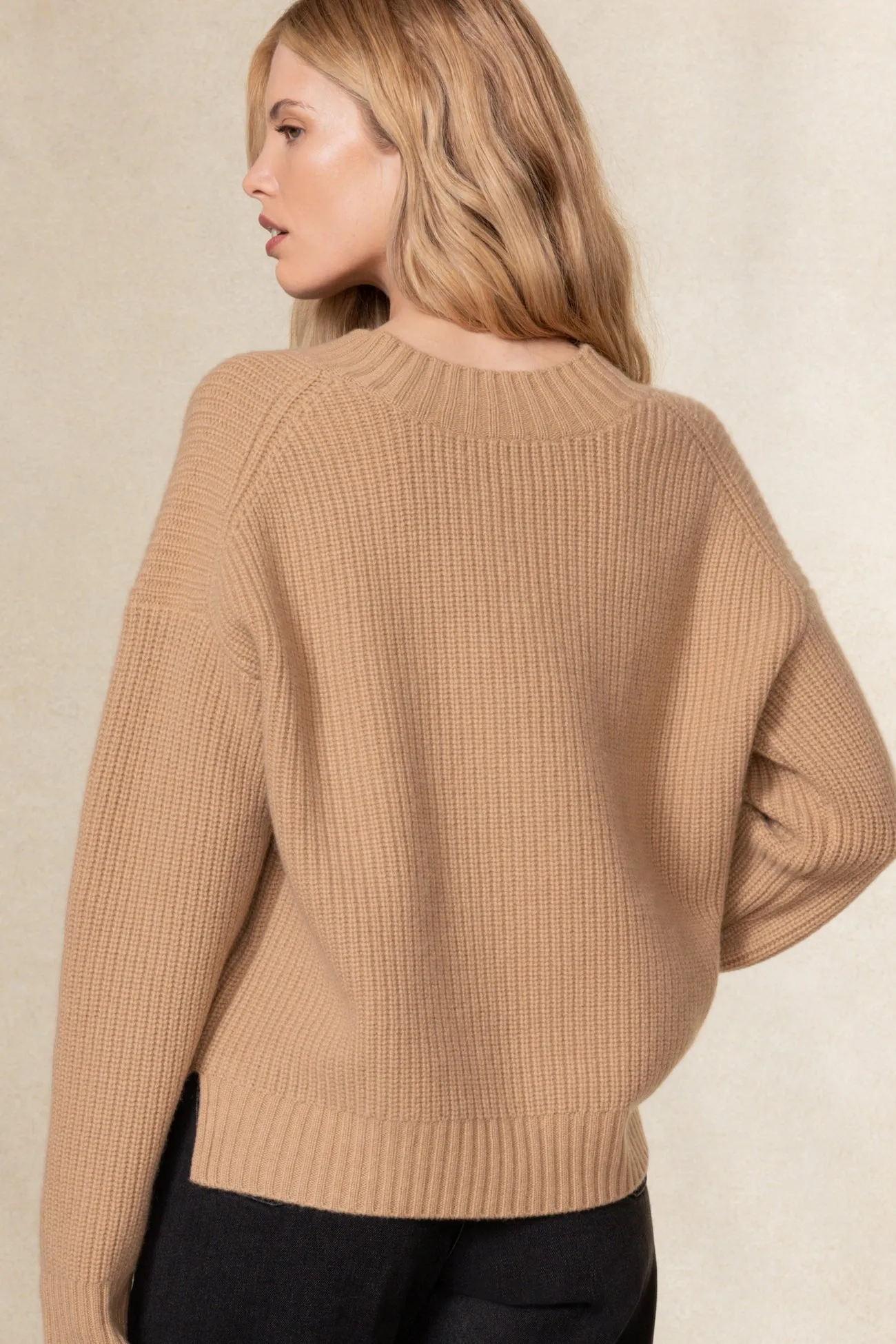 ZINTA V-NECK CASHMERE SWEATER