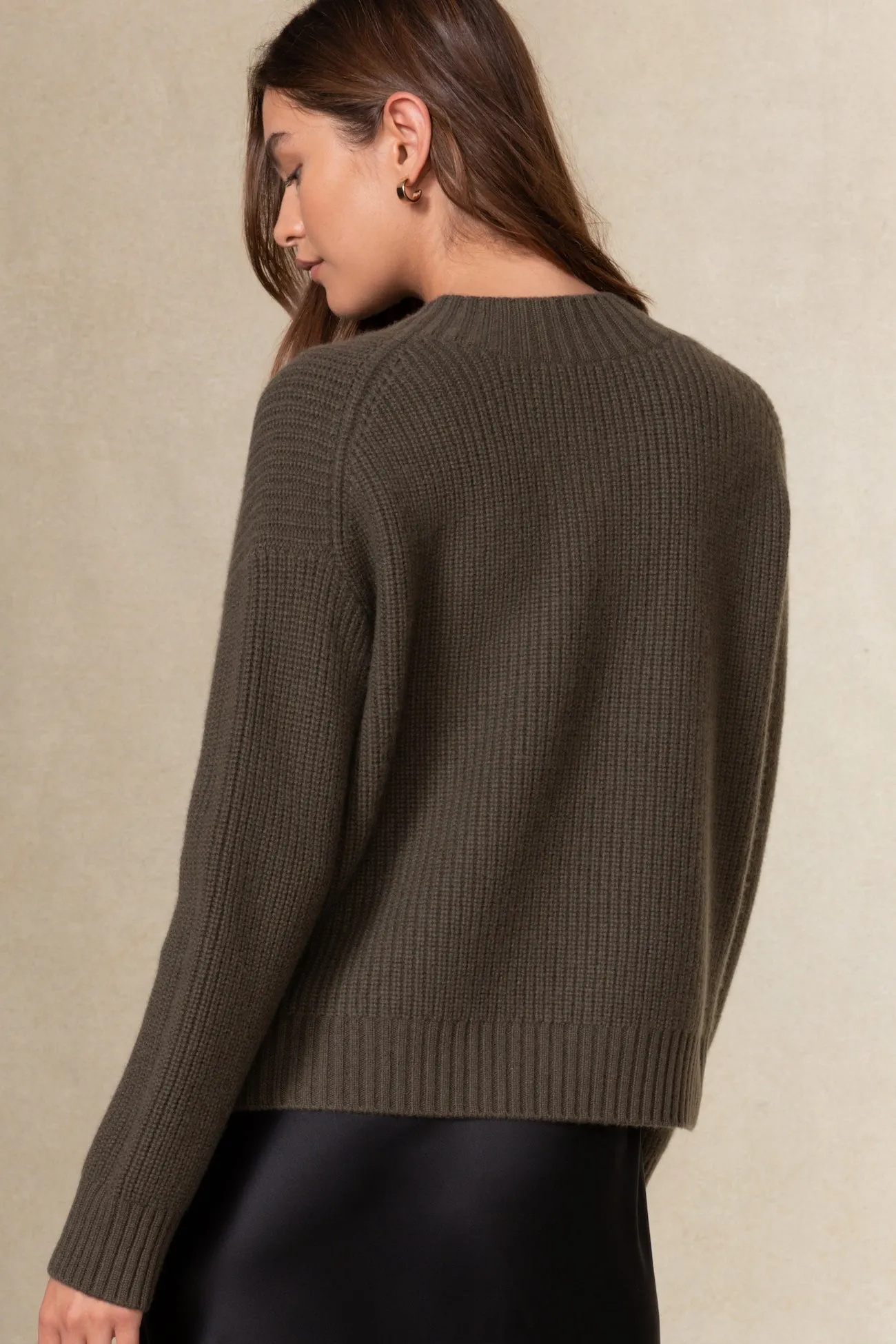 ZINTA V-NECK CASHMERE SWEATER