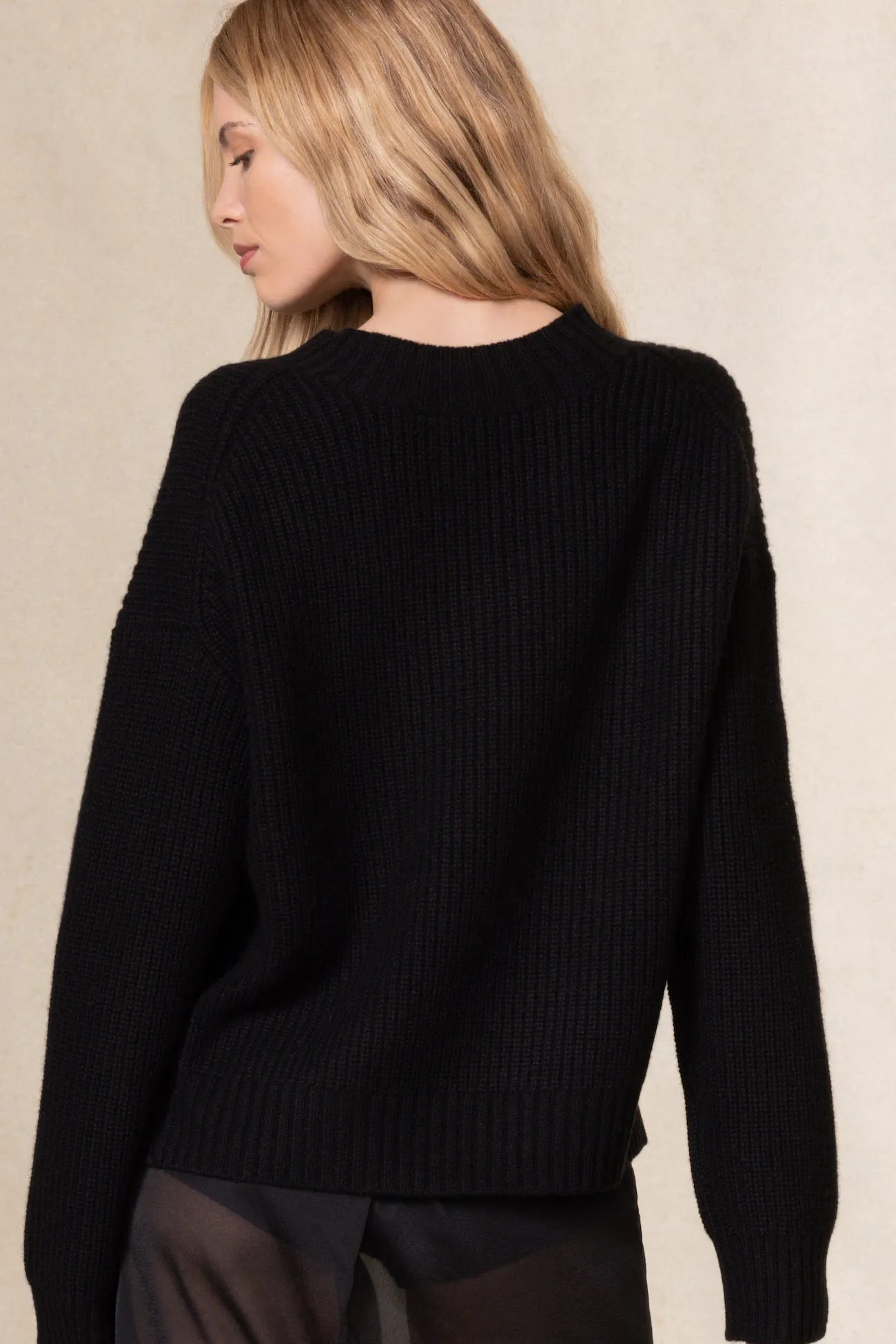 ZINTA V-NECK CASHMERE SWEATER