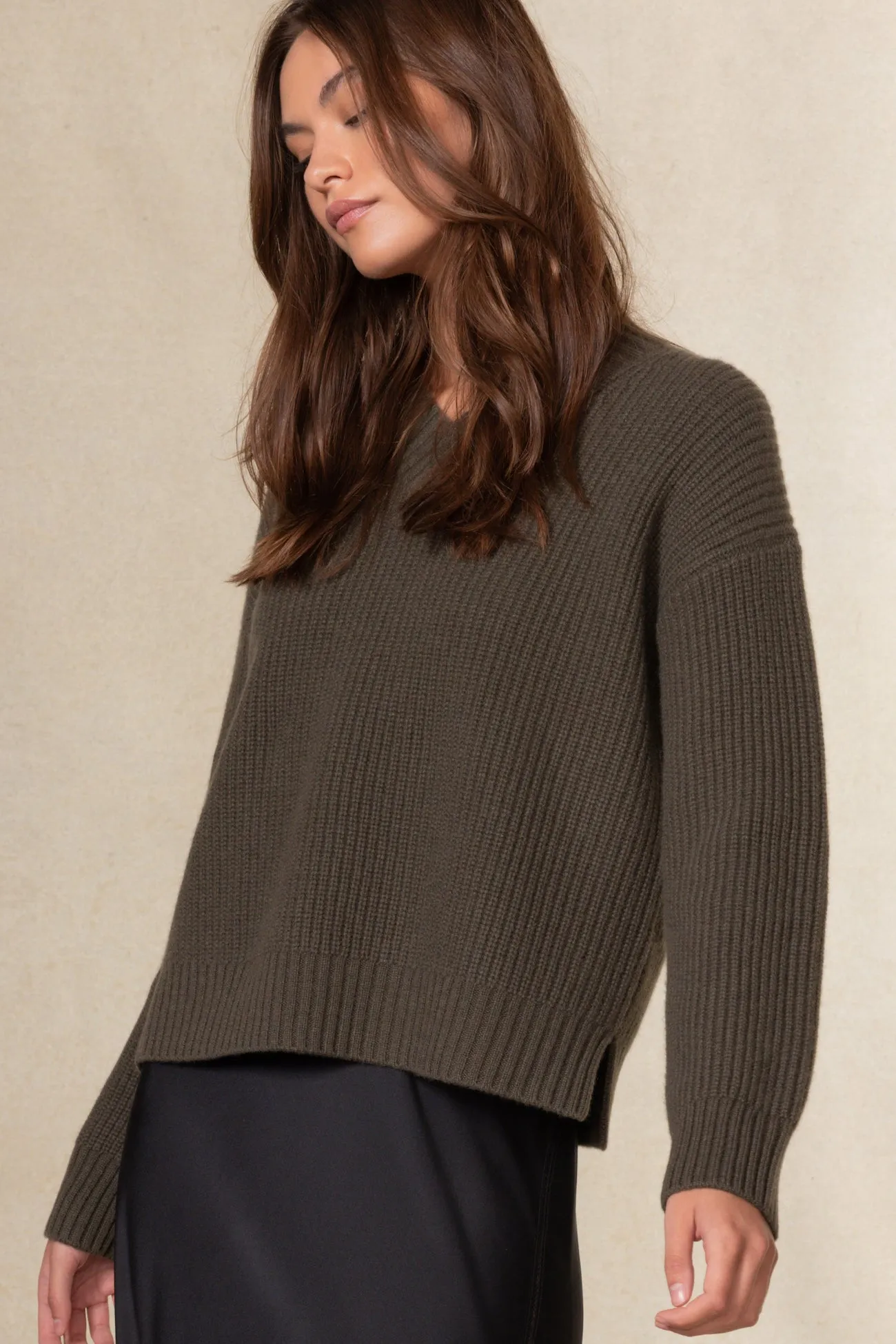 ZINTA V-NECK CASHMERE SWEATER