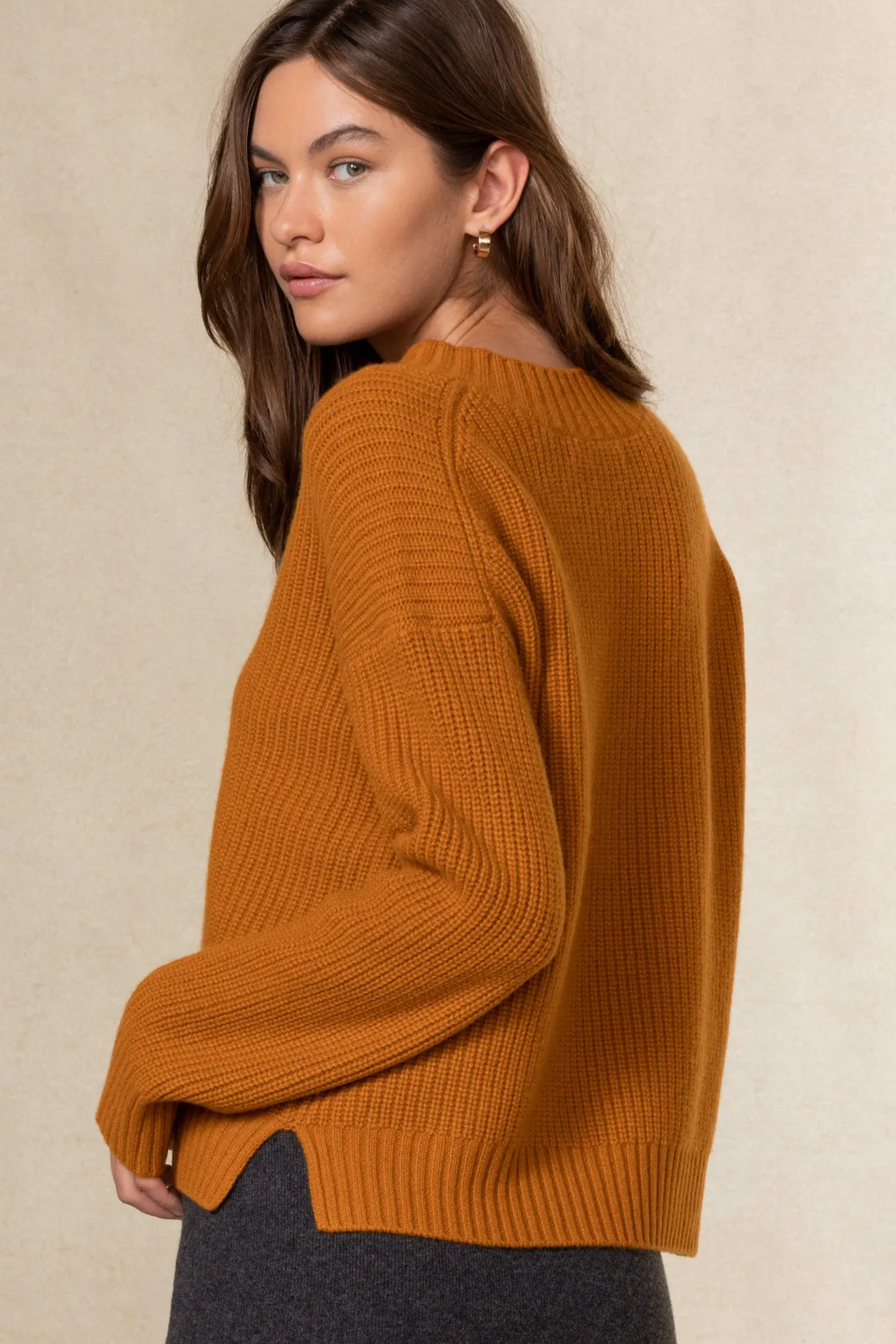 ZINTA V-NECK CASHMERE SWEATER